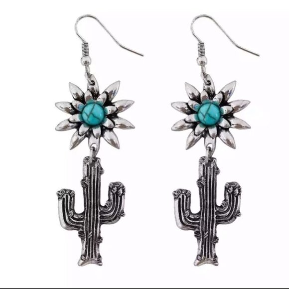 NEW Arizona Texas Boho Cactus Earrings Old Silver - Picture 1 of 1